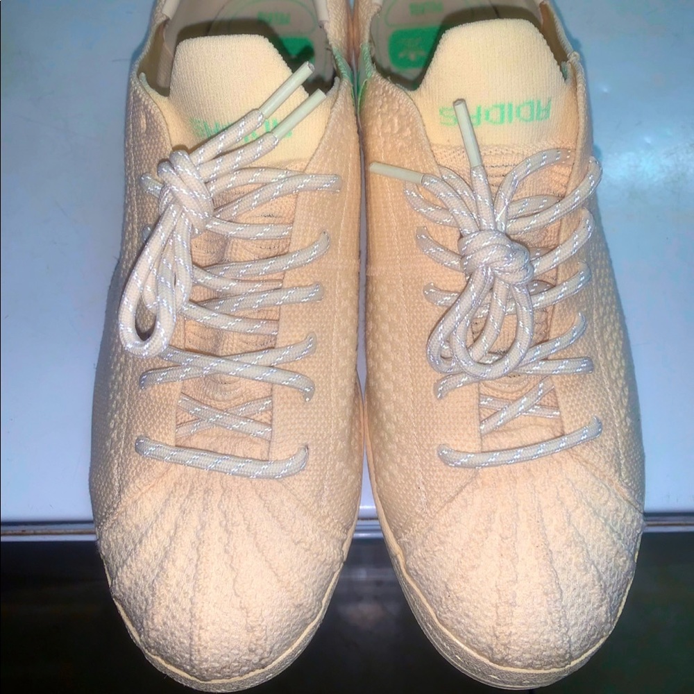 Adidas size 10 for sale !! Very comfortable fashion shoes
